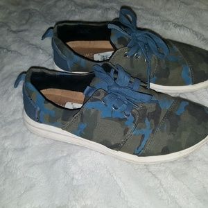 Toms shoes
